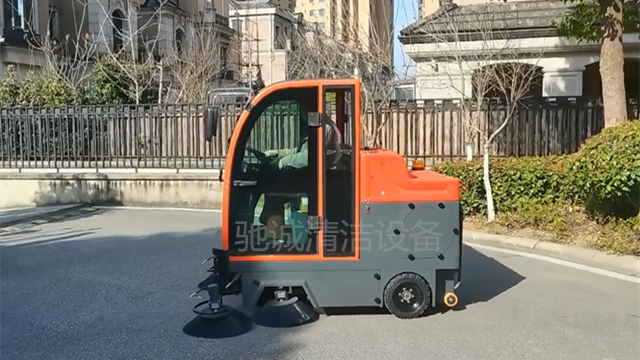 电动三轮扫地车对工业清洁的好处